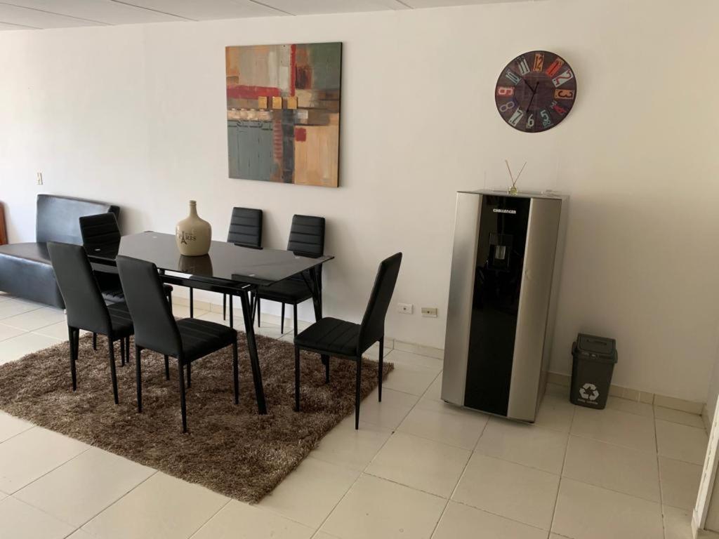 E2 Comodo Y Amplio Apartamento En Laureles Estadio 120 Mts2 Медельїн Екстер'єр фото