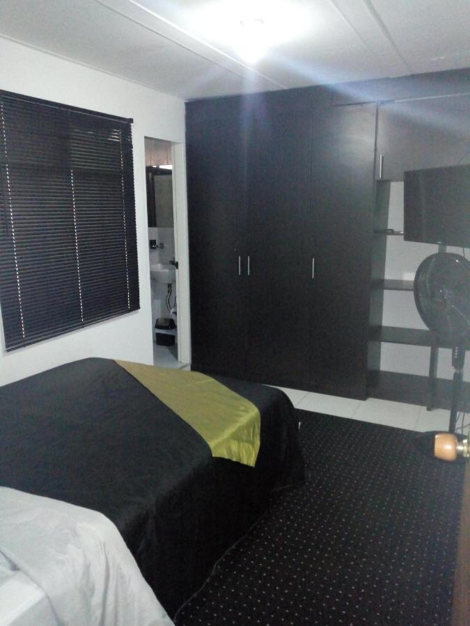 E2 Comodo Y Amplio Apartamento En Laureles Estadio 120 Mts2 Медельїн Екстер'єр фото